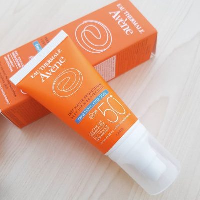 Kem chống nắng cho da hỗn hợp Avène Very High Protection Emulsion SPF50+